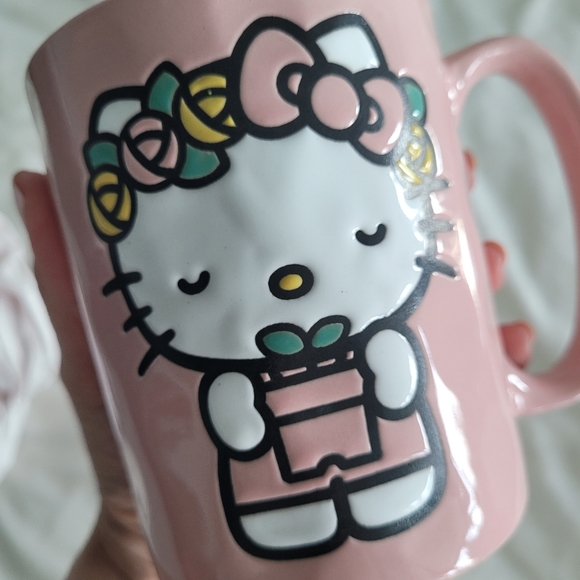 NEW Hello Kitty 17oz Pink Flower Pot Mug - Picture 3 of 7